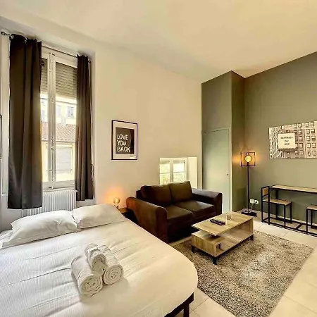 Cosy 6/metro Foch-bossuet 1 *